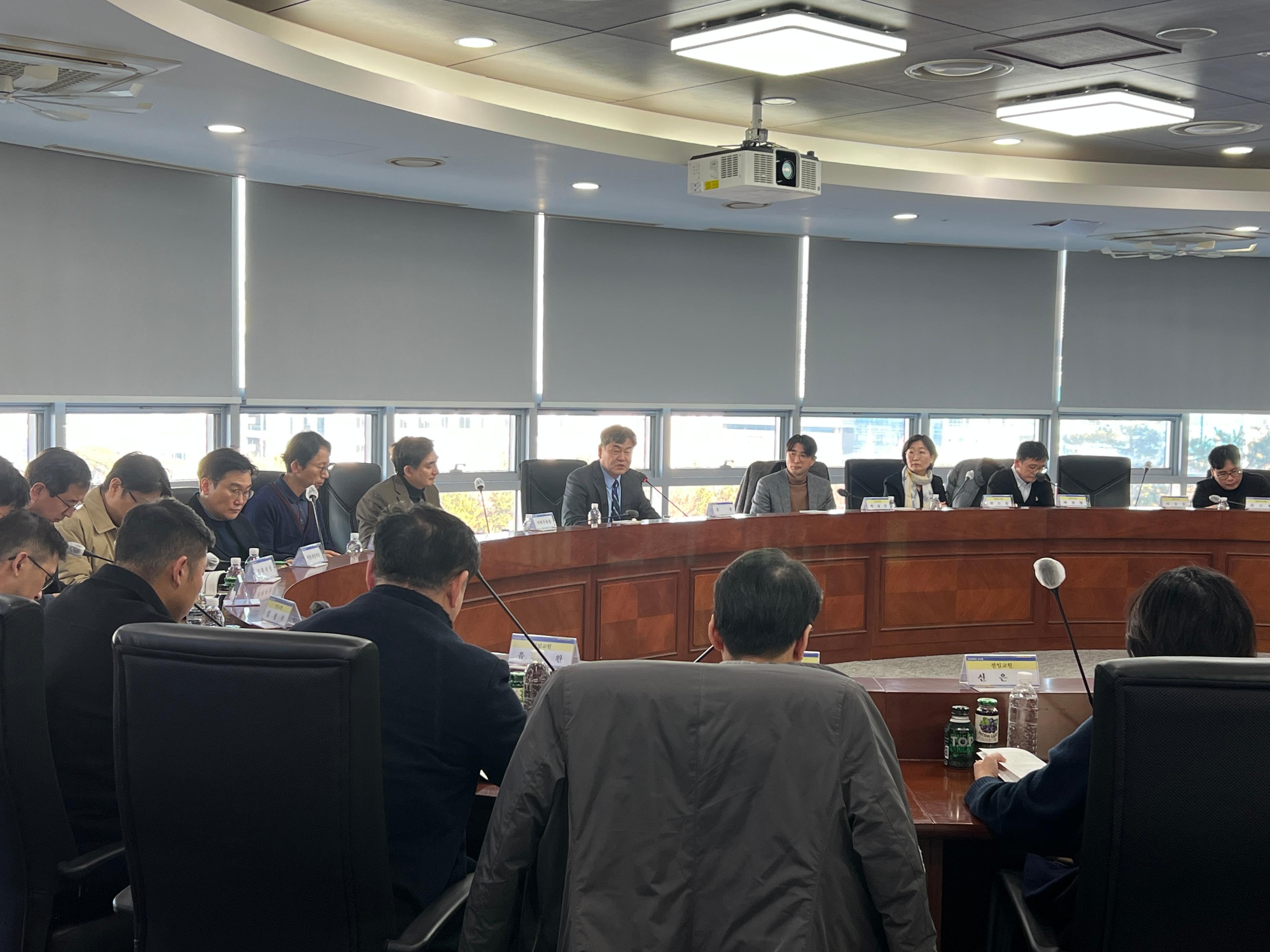 교수회 정책연구 결과 보고 및 간담회 대표이미지